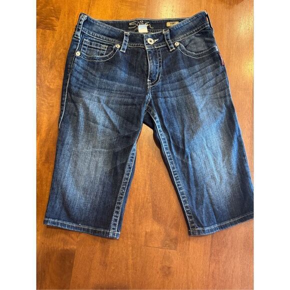 Woman’s silver suki Bermuda shorts size 28 waist - Picture 1 of 4